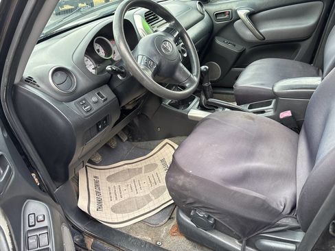 Used 2005 Toyota RAV4 2WD image 5