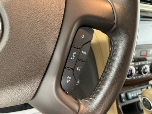 Used 2016 Buick Enclave Premium w/ Experience Buick Package AWD/4WD image 18
