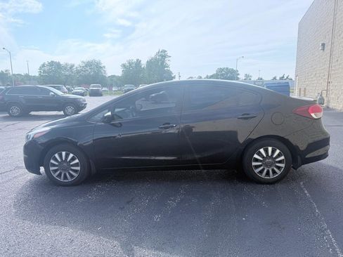 Used 2017 Kia Forte LX FWD image 2