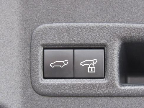 Used 2025 Subaru Solterra AWD/4WD image 24
