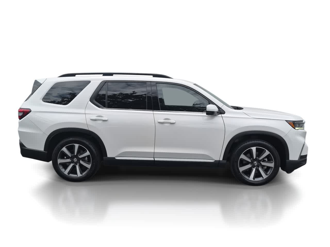 Used 2025 Honda Pilot Touring image 9