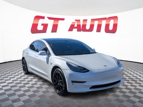 Used 2020 Tesla Model 3 Standard Range Plus RWD image 1