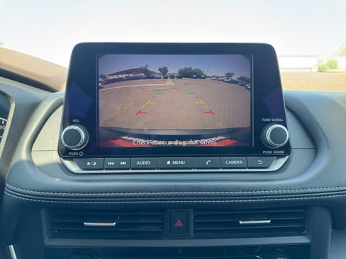Used 2023 Nissan Rogue S FWD image 21