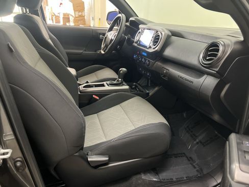 Used 2023 Toyota Tacoma TRD Sport AWD/4WD image 25