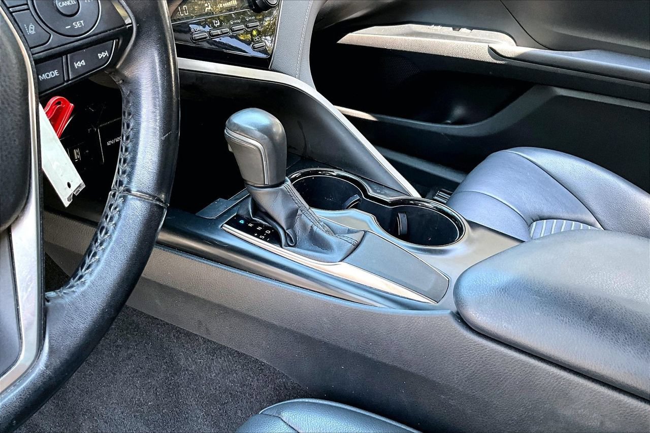 Used 2019 Toyota Camry SE FWD image 15