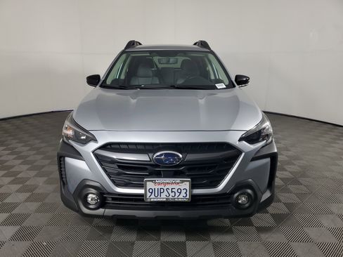 Used 2025 Subaru Outback Premium image 9
