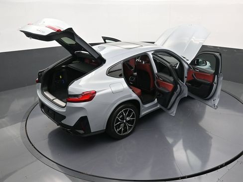 Used 2025 BMW X4 M40i AWD/4WD image 44