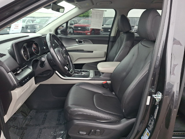 Used 2022 Kia Carnival LX FWD image 13