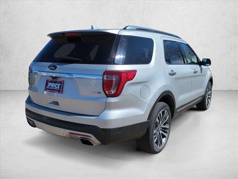 Used 2017 Ford Explorer Platinum image 5