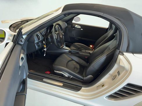 Used 2011 Porsche Boxster RWD image 2