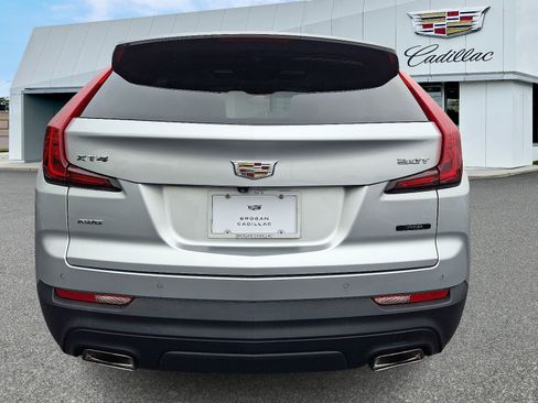 Used 2019 Cadillac XT4 Luxury w/ Cold Weather Package image 5