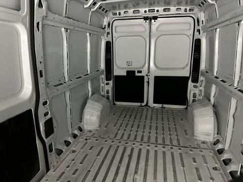 Used 2025 RAM ProMaster 2500 w/ Convenience Group FWD image 8