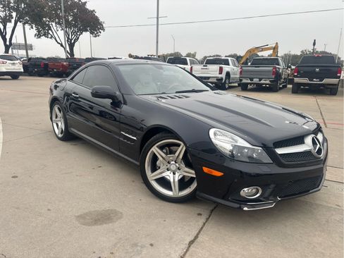 Used 2011 Mercedes-Benz SL 550 image 4