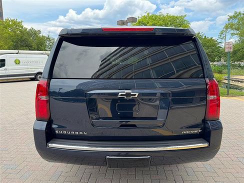 Used 2020 Chevrolet Suburban Premier AWD/4WD image 4