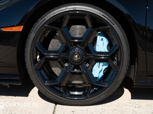 Used 2024 Lamborghini Huracan Tecnica image 10