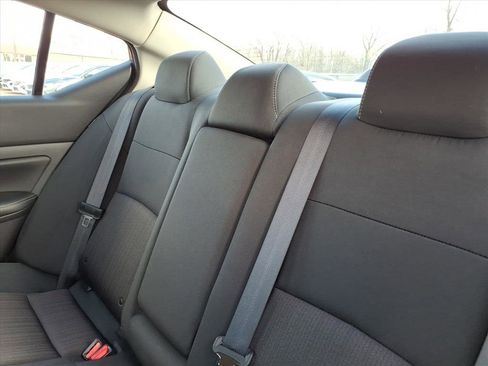 Used 2025 Nissan Altima 2.5 SV image 10