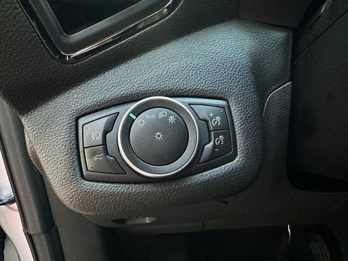 Used 2018 Ford Escape Titanium image 12