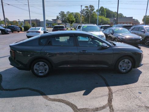 Used 2025 Kia K4 FWD image 8