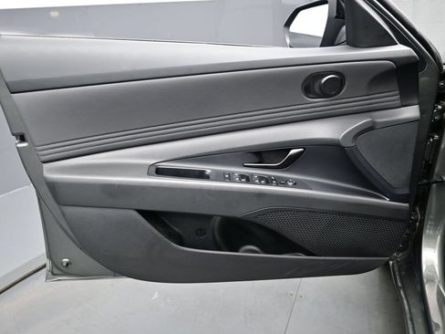 Certified 2026 Hyundai Elantra SEL FWD image 9