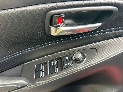 Used 2020 Toyota Yaris XLE image 40