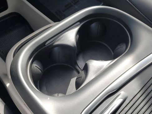 Used 2024 Chrysler Pacifica Select image 22