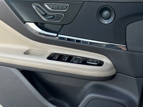 Used 2020 Lincoln Corsair Reserve w/ Equipment Group 201A image 21