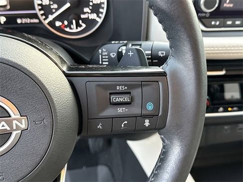 Used 2023 Nissan Rogue SL image 28