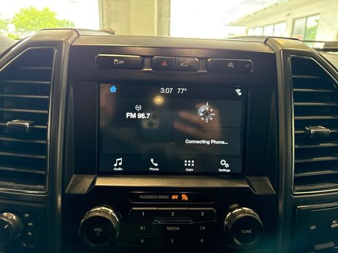 Used 2018 Ford F150 XLT w/ Equipment Group 302A Luxury AWD/4WD image 24
