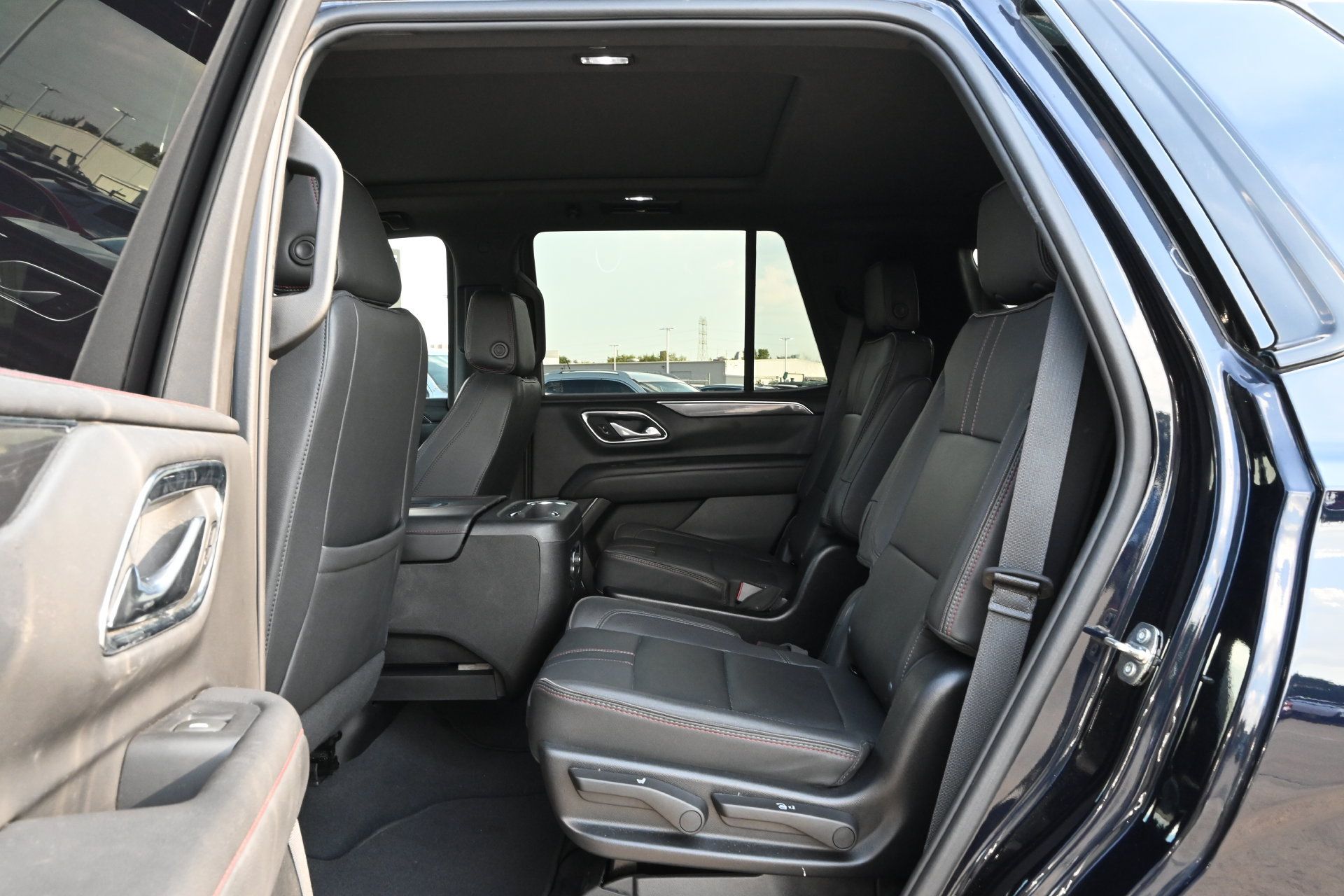 Used 2023 Chevrolet Tahoe RST w/ Luxury Package AWD/4WD image 21