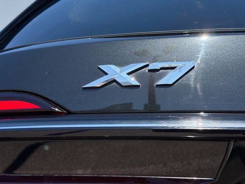 Used 2023 BMW X7 xDrive40i image 11