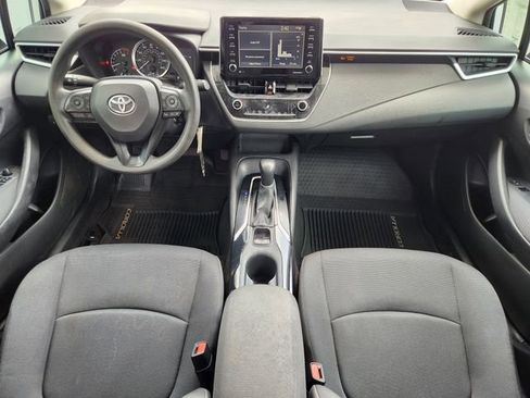 Used 2021 Toyota Corolla LE image 24