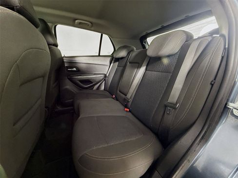 Used 2022 Chevrolet Trax LS w/ Tint and Cruise Package image 23