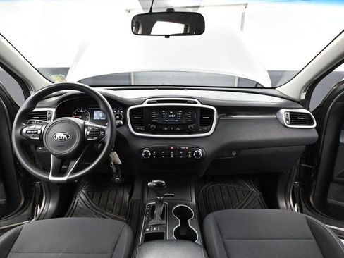 Used 2016 Kia Sorento LX image 22