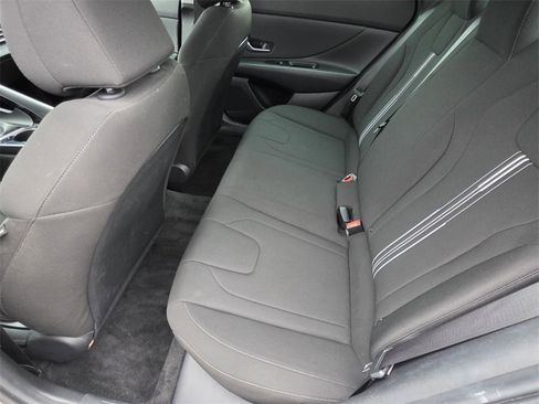 Used 2023 Hyundai Elantra SEL w/ Convenience Package image 10