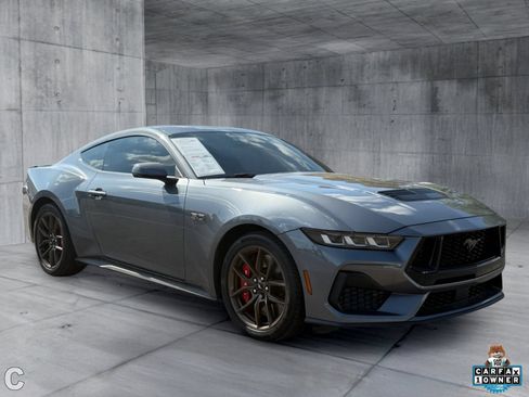 Used 2025 Ford Mustang GT Premium RWD image 9