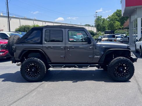 Used 2018 Jeep Wrangler Unlimited Sport AWD/4WD image 2