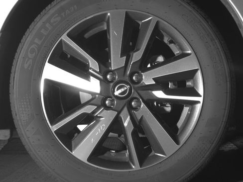 Used 2025 Nissan Versa SV FWD image 13