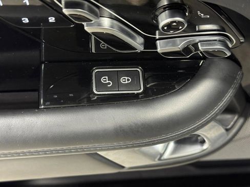 Used 2018 Land Rover Range Rover HSE image 27