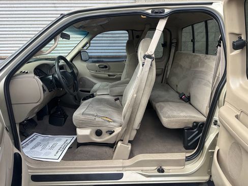 Used 2000 Ford F150 Lariat AWD/4WD image 8