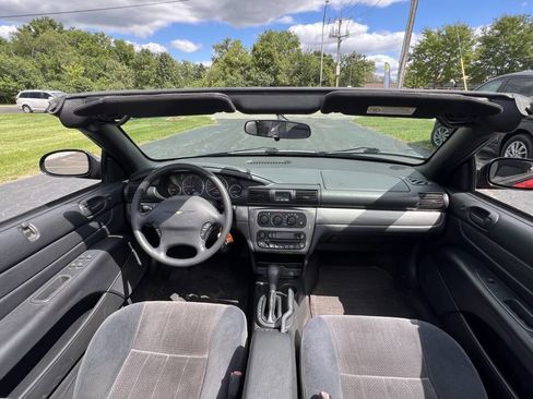 Used 2004 Chrysler Sebring LXi image 18