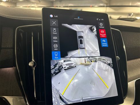 Used 2026 Volvo XC90 B6 Ultra w/ Protection Package image 17