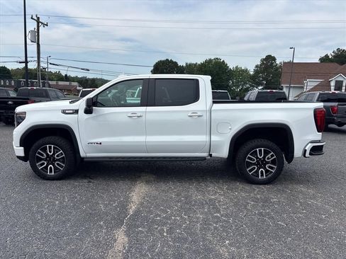 Used 2024 GMC Sierra 1500 AT4 w/ AT4 Premium Package AWD/4WD image 4