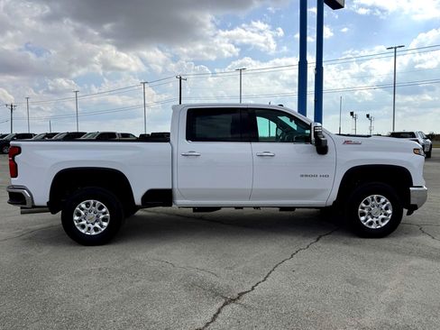 Used 2025 Chevrolet Silverado 3500 LTZ w/ LTZ Convenience Package image 6