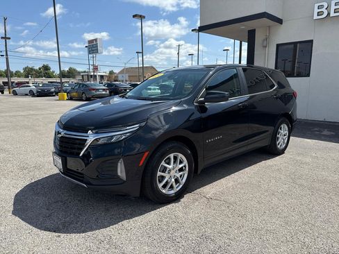 Used 2024 Chevrolet Equinox LT FWD image 2