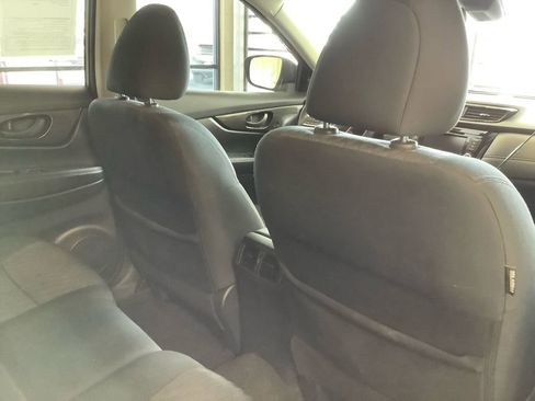 Used 2019 Nissan Rogue S image 16