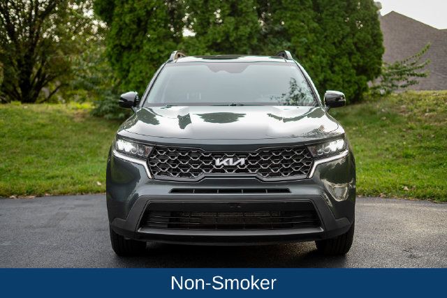 Used 2022 Kia Sorento S w/ Panoramic Sunroof Package AWD/4WD image 2