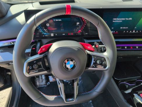 Used 2025 BMW M5 Touring w/ Executive Package image 16