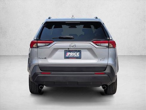 Used 2025 Toyota RAV4 LE image 7