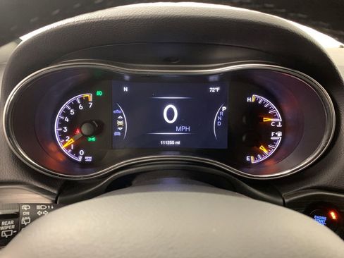 Used 2020 Jeep Grand Cherokee Limited AWD/4WD image 19
