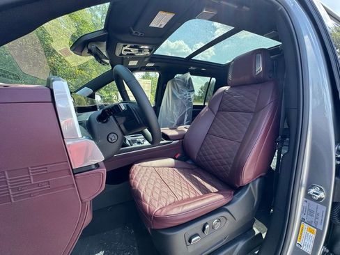 New 2026 Cadillac Escalade ESV Luxury w/ Touring Package image 5